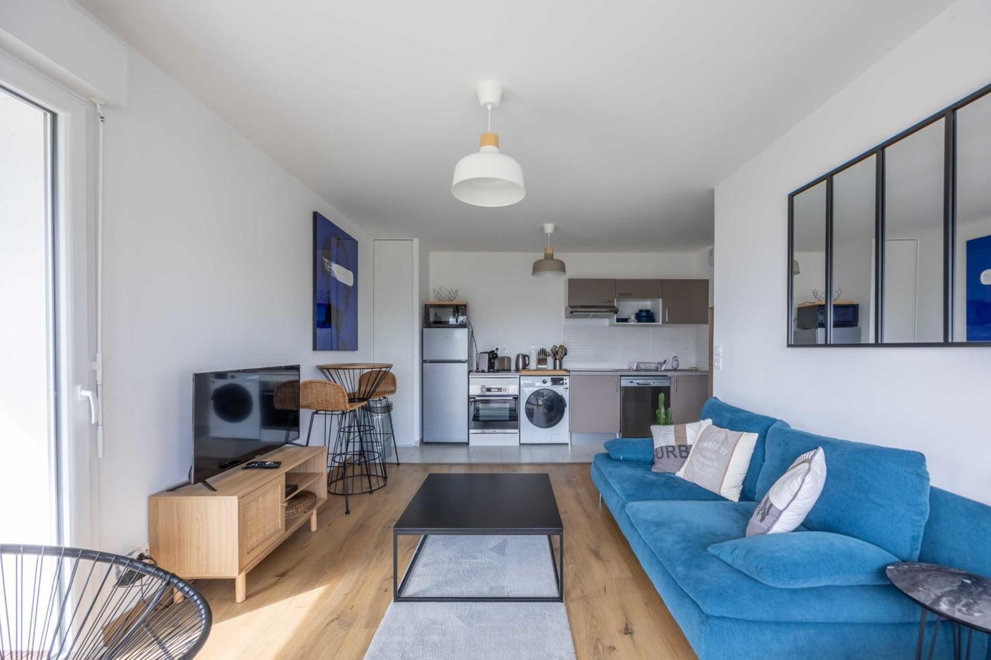 Superbe Neuf Avec Un Grand Balcon - - Welkeys Appartement